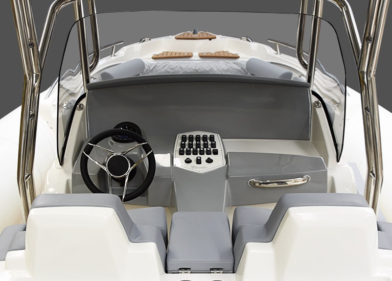 Modello 372 - Driving console with windscreen, stainless steel handrail, dash panel, steering and front two-seater bench