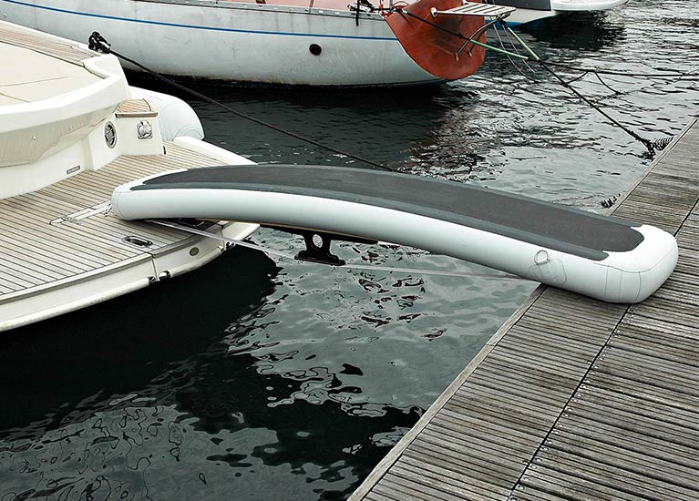 Air Gangway - Passerella gonfiabile | Marlin Boat